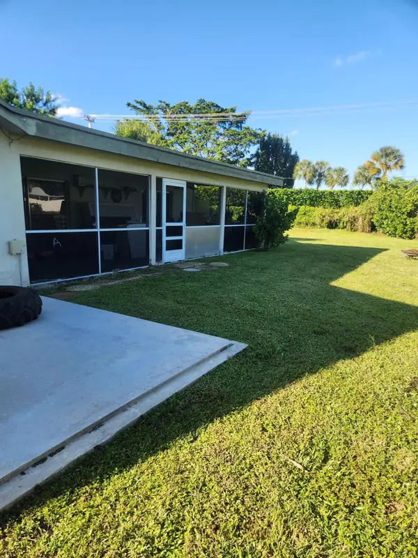 Boca Raton, FL 33434,19323 Carolina CIR
