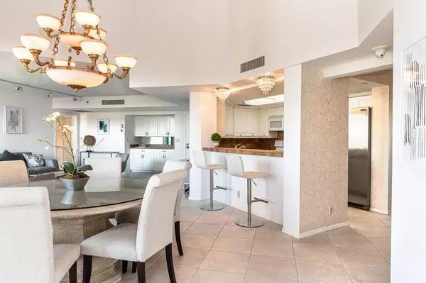 Boca Raton, FL 33432,120 SE 5th AVE Ph22