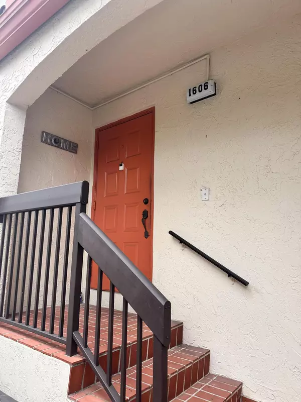 Deerfield Beach, FL 33442,1606 Congressional WAY