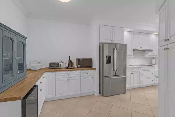 Hutchinson Island, FL 34949,4160 N Highway A1a 902