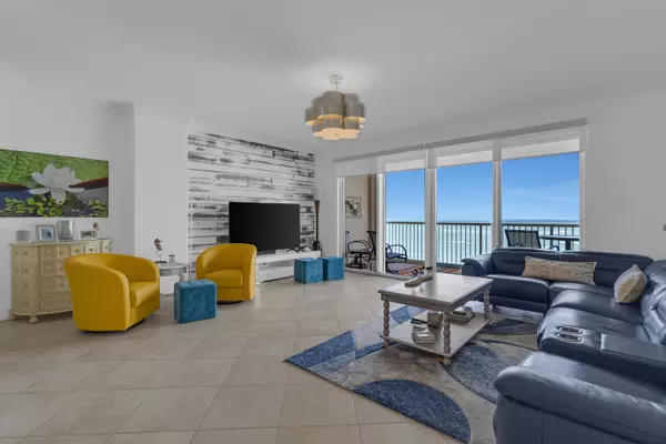 Hutchinson Island, FL 34949,4160 N Highway A1a 902