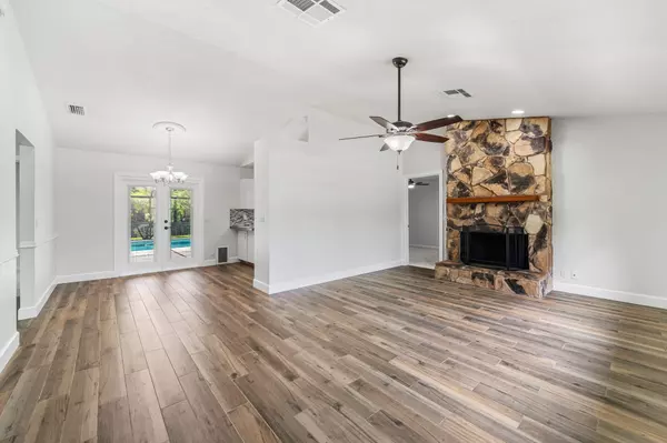 Loxahatchee, FL 33470,17876 N 43rd RD