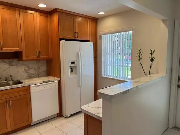 West Palm Beach, FL 33411,131 Lake Gloria DR