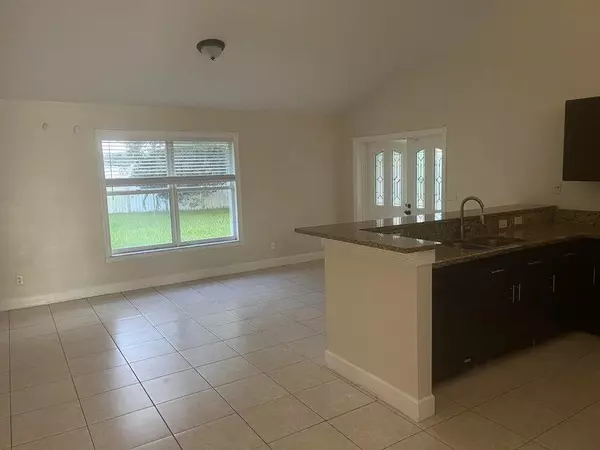 Port Saint Lucie, FL 34953,702 SW Amber TER