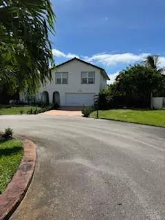 6785 Escondida DR, Lake Clarke Shores, FL 33406