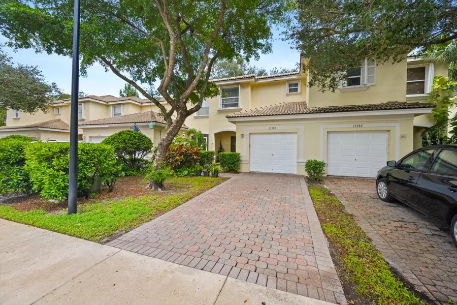 13380 Georgian CT, Wellington, FL 33414