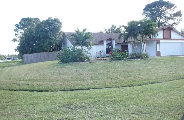 566 SE Damask AVE, Port Saint Lucie, FL 34983