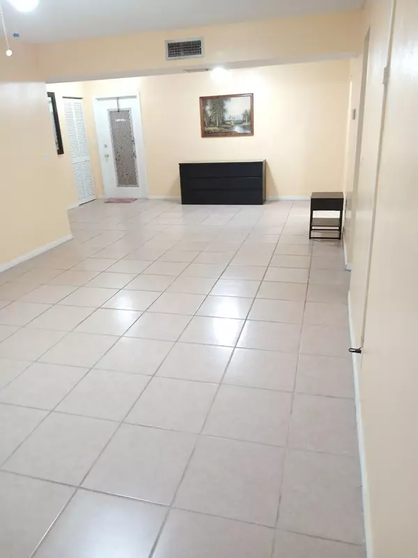 Boca Raton, FL 33486,632 NW 13th ST 12