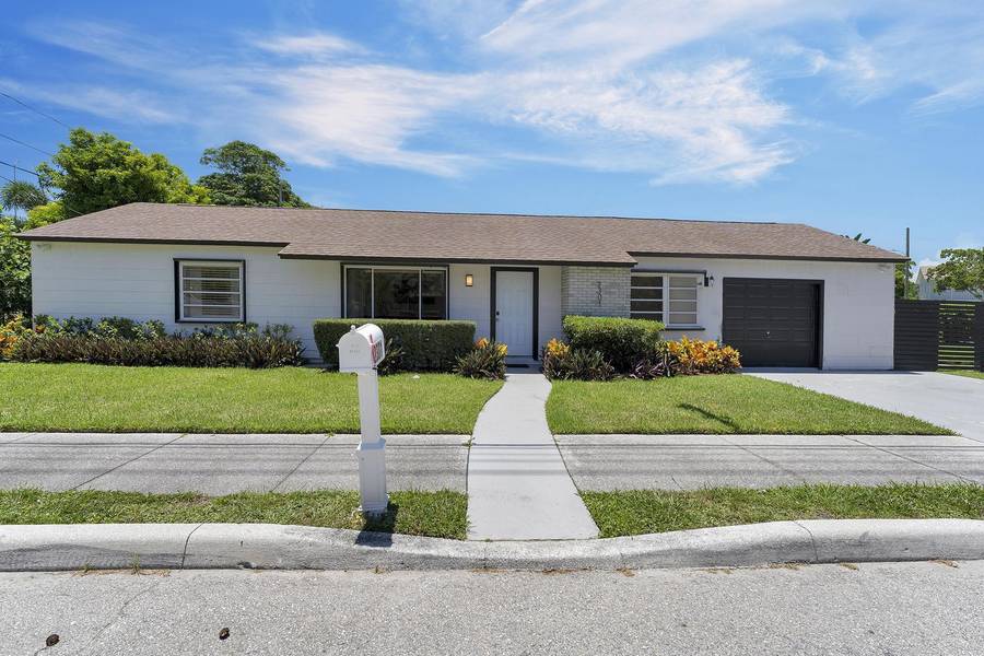 2301 Ridgeway AVE, West Palm Beach, FL 33401