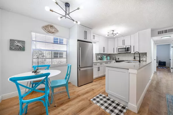 52 Burgundy B, Delray Beach, FL 33484