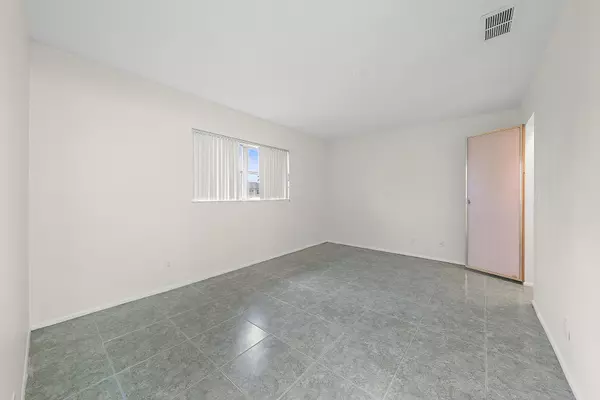 West Palm Beach, FL 33415,2638 E E Gately DR 45