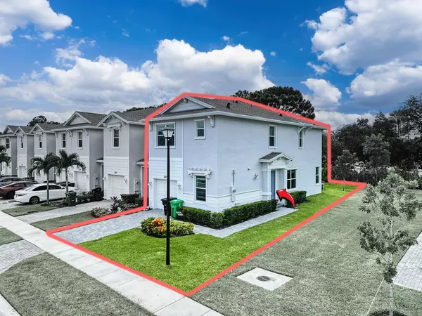 Port Saint Lucie, FL 34984,235 SE Woodbark ST