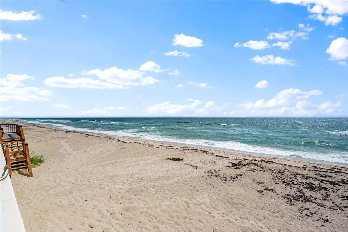 South Palm Beach, FL 33480,3540 S Ocean BLVD 908