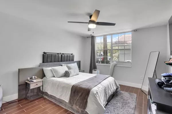 Boca Raton, FL 33496,3237 Clint Moore RD 103