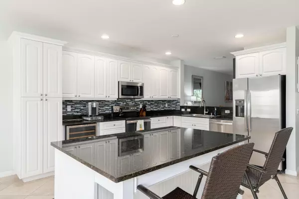 2109 SE Wild Meadow CIR, Port Saint Lucie, FL 34952