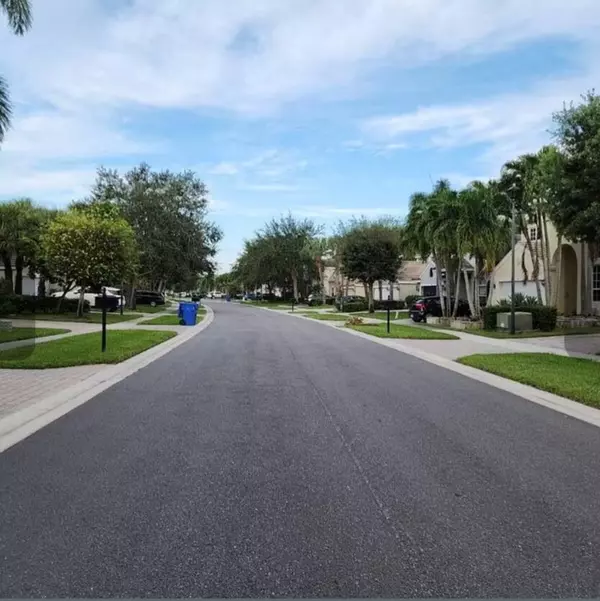 Royal Palm Beach, FL 33414,305 Berenger WALK