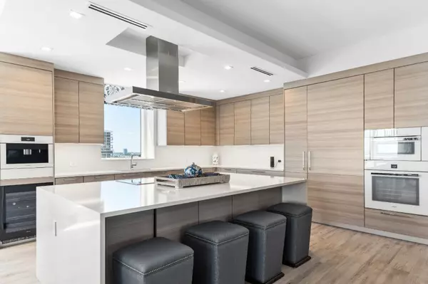 Singer Island, FL 33404,3730 N Ocean DR 10b