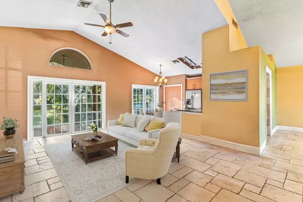 Greenacres, FL 33413,2224 Soundings CT