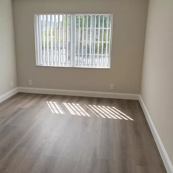 West Palm Beach, FL 33409,537 S Sequoia DR 412