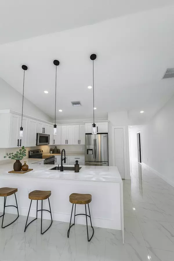 Lehigh Acres, FL 33974,670 E Chemstrand ST 670