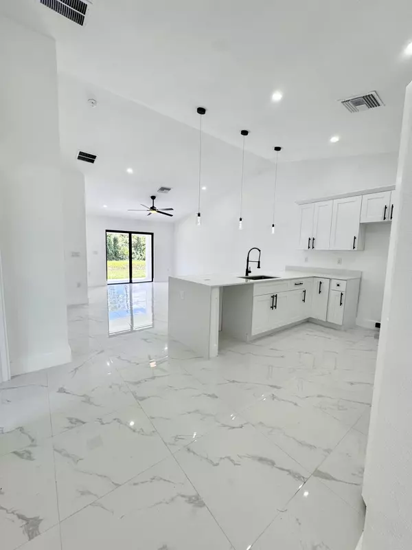 Lehigh Acres, FL 33974,670 E Chemstrand ST 670