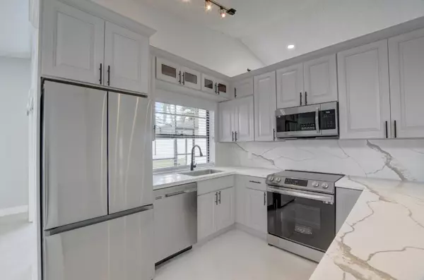 Boca Raton, FL 33428,20995 Country Creek DR