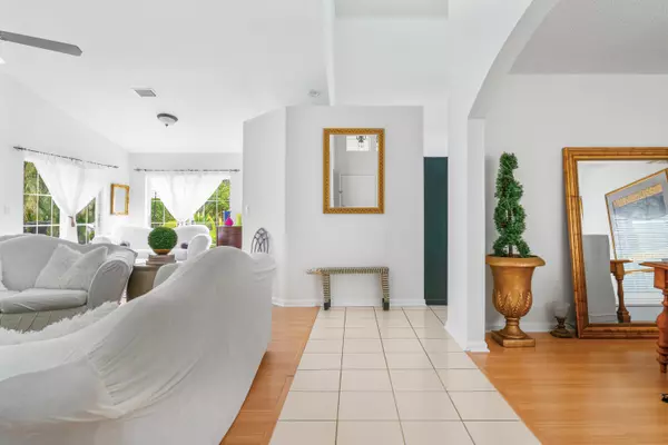 Boynton Beach, FL 33436,1015 W Fairfax CIR