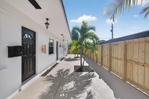 Pompano Beach, FL 33060,109 SE 11th AVE 1-3