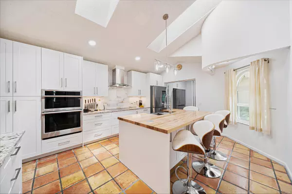 Boynton Beach, FL 33437,6087 Bay Isles DR