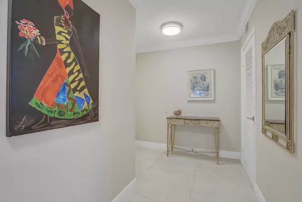 Atlantis, FL 33462,250 John F Kennedy DR 101