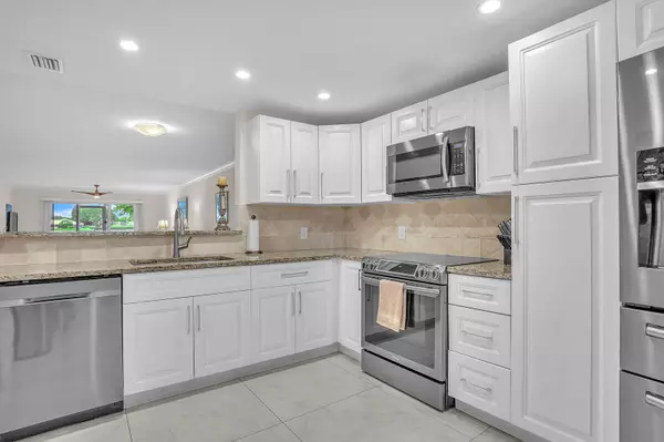 Atlantis, FL 33462,250 John F Kennedy DR 101