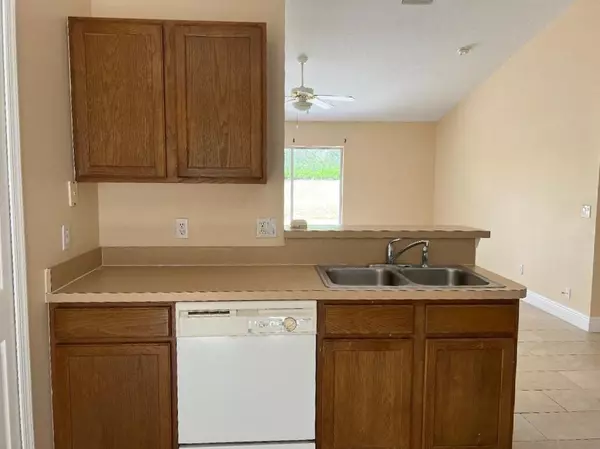 Port Saint Lucie, FL 34983,355 SW Fairway AVE