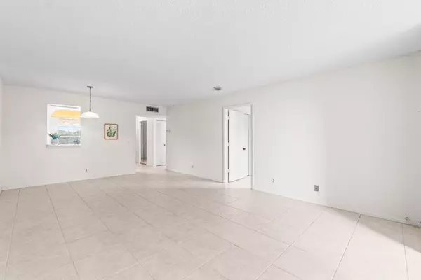 Delray Beach, FL 33446,14671 Bonaire BLVD 409