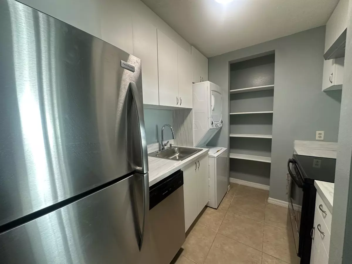 Merritt Island, FL 32952,225 S Tropical TRL 414