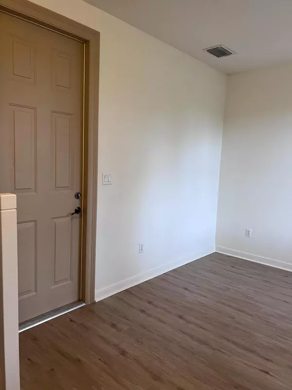 West Palm Beach, FL 33401,540 Amador LN 7