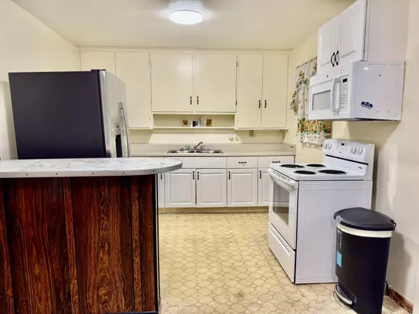 Okeechobee, FL 34972,1595 Us-98