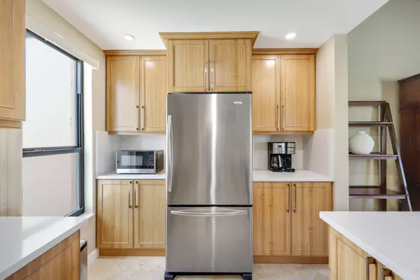 Delray Beach, FL 33445,800 Greensward CT 203-I