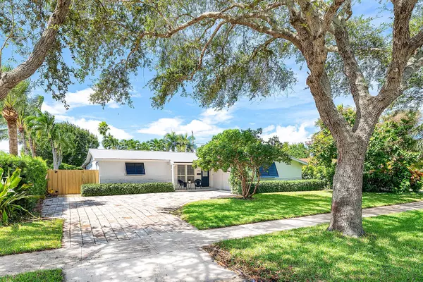 North Palm Beach, FL 33408,777 Lagoon DR