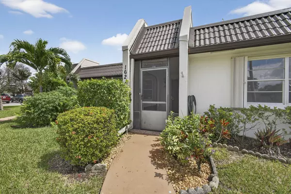 West Palm Beach, FL 33411,162 Lake Susan LN