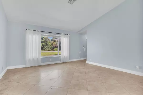 Delray Beach, FL 33484,5040 Oak Hill RD