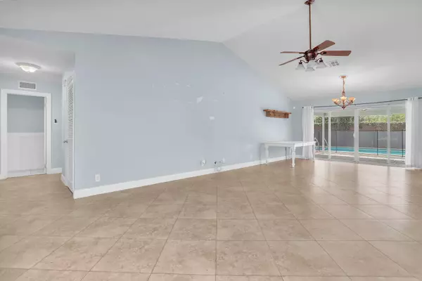 Delray Beach, FL 33484,5040 Oak Hill RD