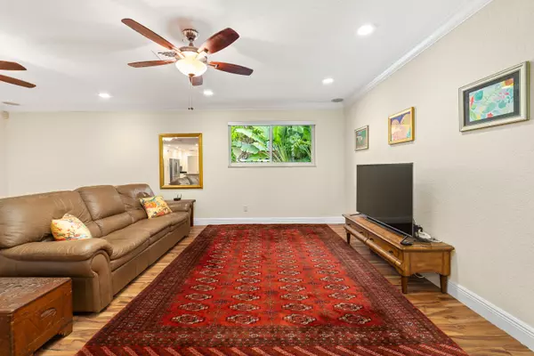 Plantation, FL 33317,1040 Renmar DR