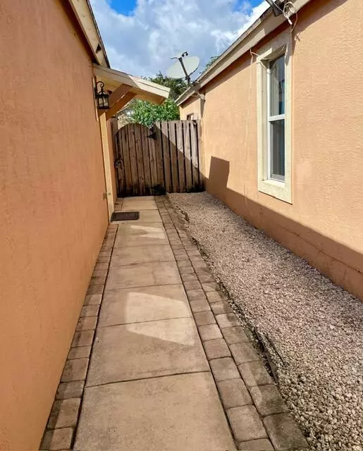 Lake Worth, FL 33463,4657 Clemens ST