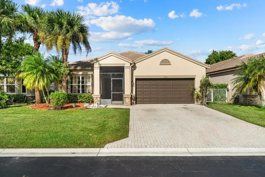 5715 Saddle Trail LN, Lake Worth, FL 33449