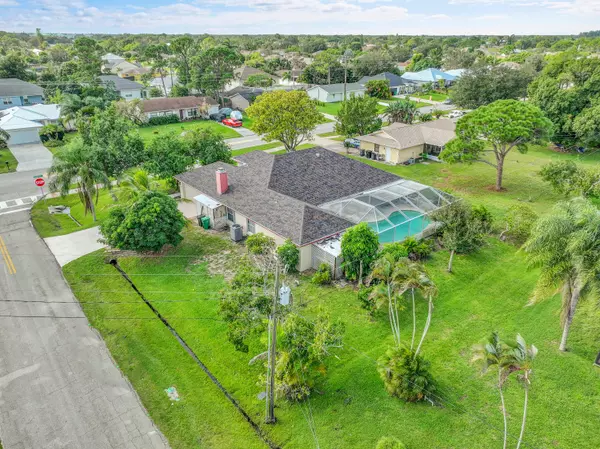 Port Saint Lucie, FL 34983,113 SW Thornhill DR
