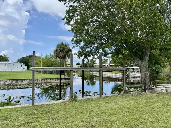 Okeechobee, FL 34974,1397 W Lake DR