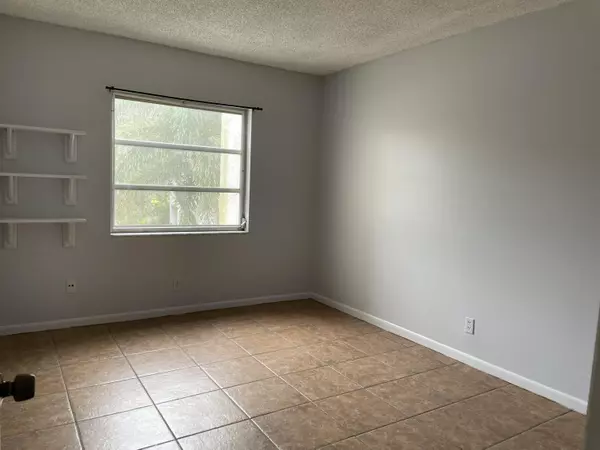 Boca Raton, FL 33486,608 NW 13th ST 27