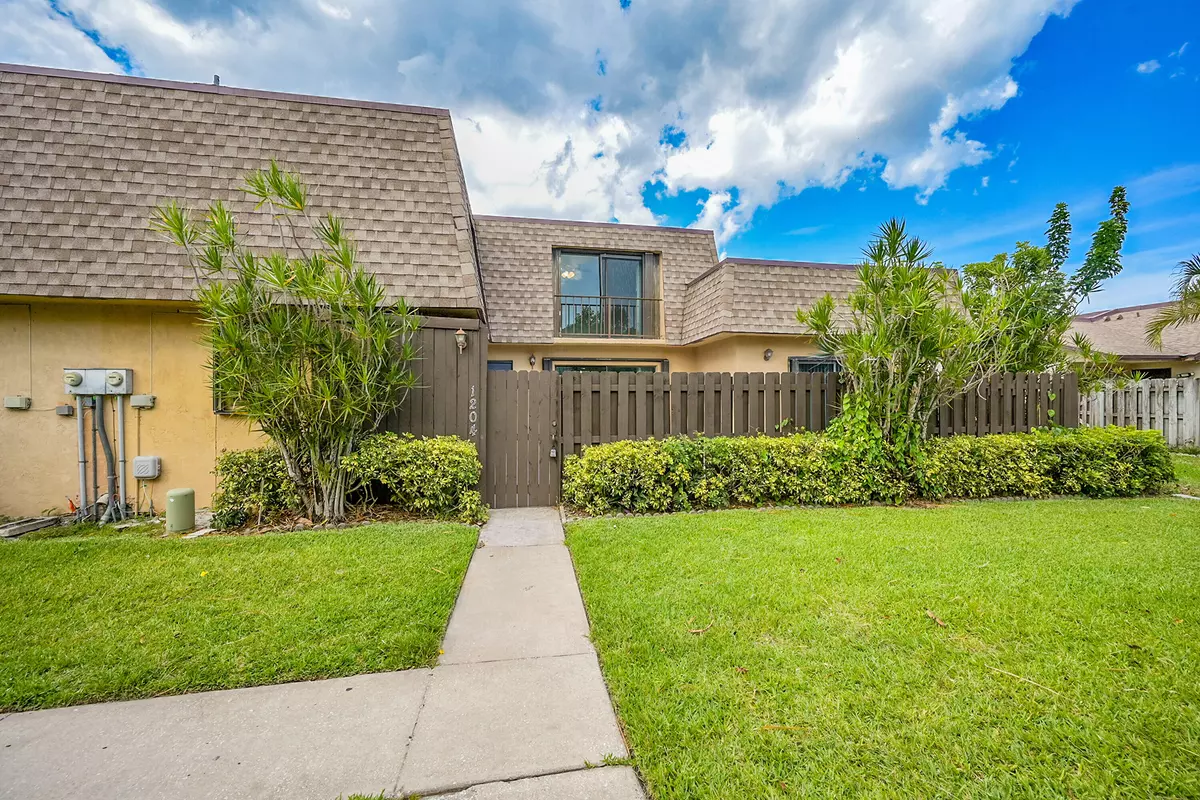 Palm Springs, FL 33461,1204 Waterview CIR