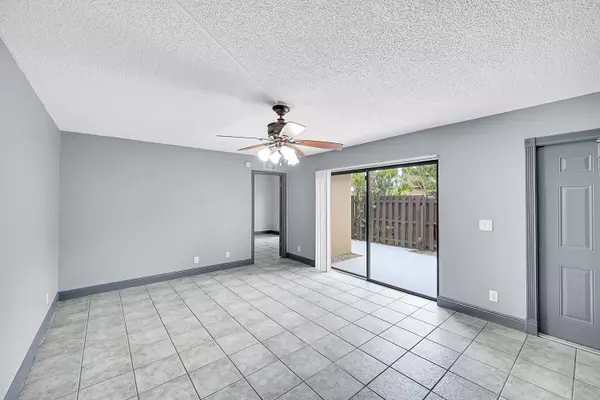 Palm Springs, FL 33461,1204 Waterview CIR