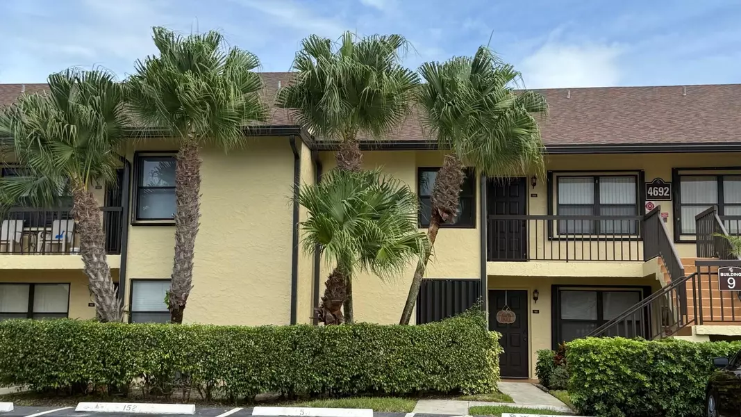 4692 E Lucerne Lakes BLVD 103, Lake Worth, FL 33467